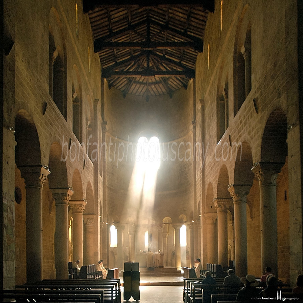 sant'antimo abbey indoor - holy mass and monks #1.jpg