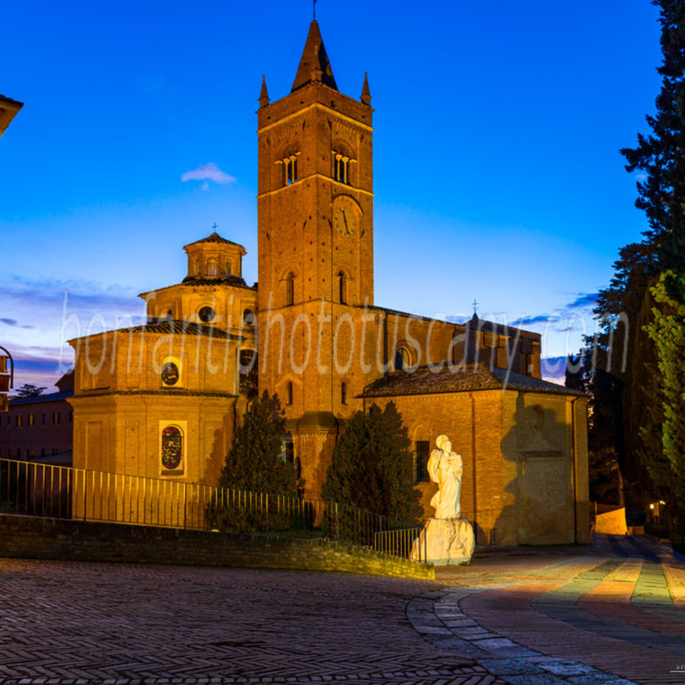 monte oliveto maggiore abbey - large square in front of the abbey #3.jpg
