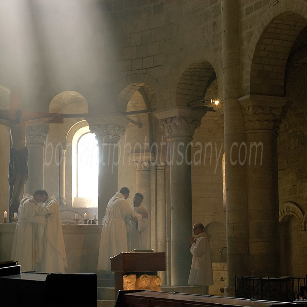 sant'antimo abbey indoor - holy mass and monks #4.jpg