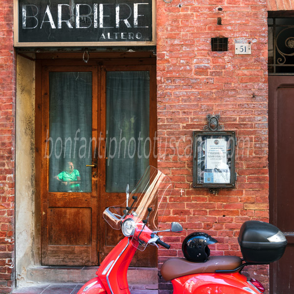 vintage italian lifestyle in via san pietro a siena.jpg