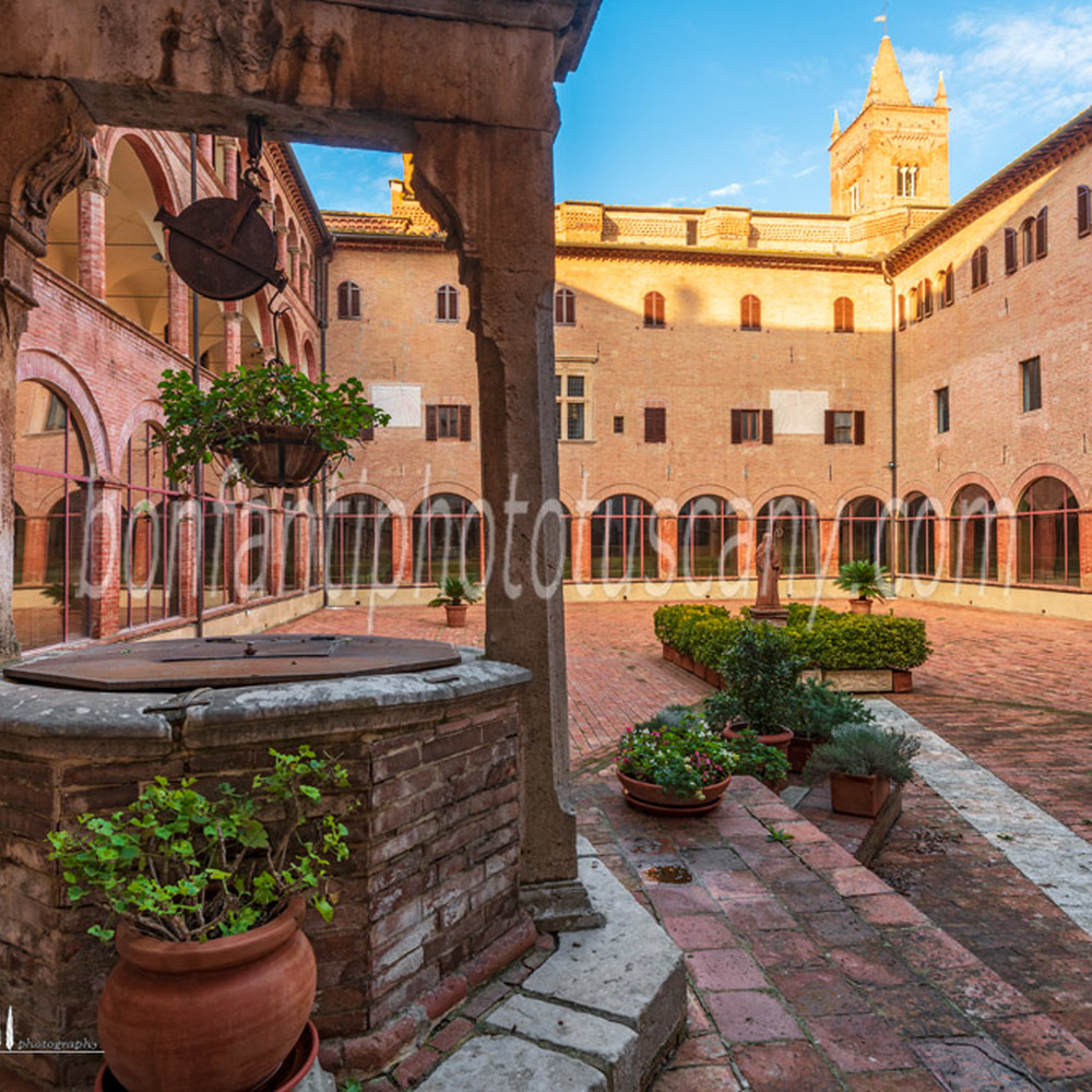 monte oliveto maggiore abbey - great cloister #1.jpg