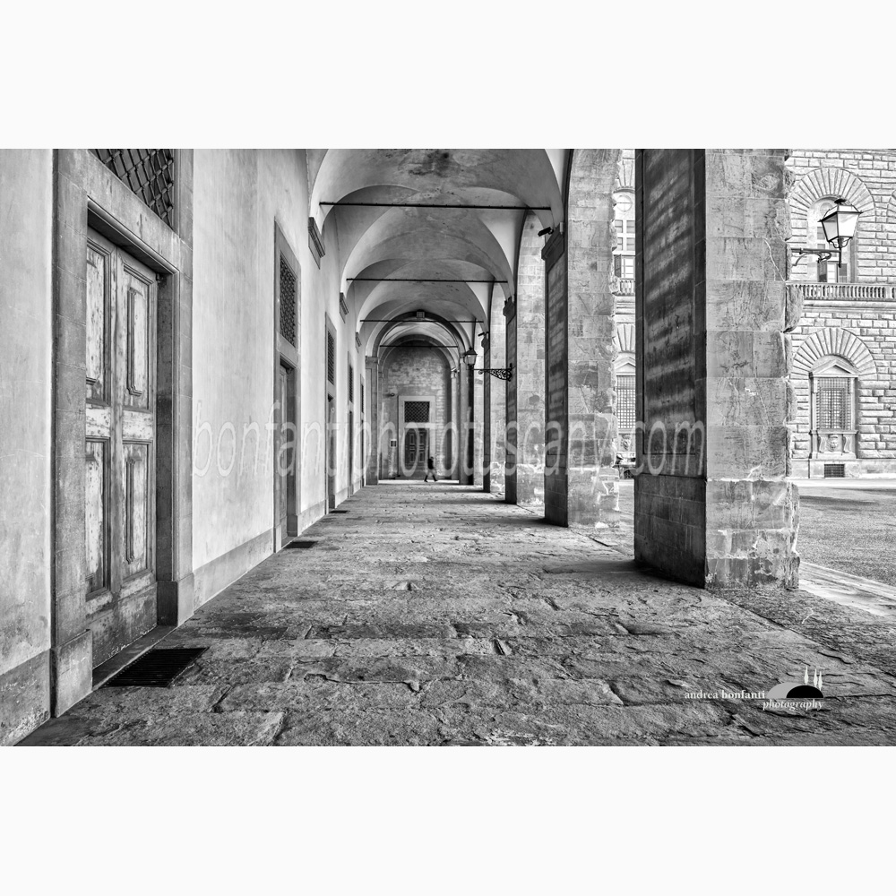 colonnade of piazza Pitti in Florence.jpg colonnade of piazza Pitti in Florence.jpg