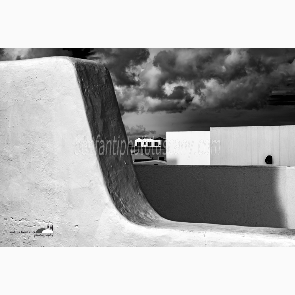 urban landscape in chiaroscuro in the city of Tias.jpg