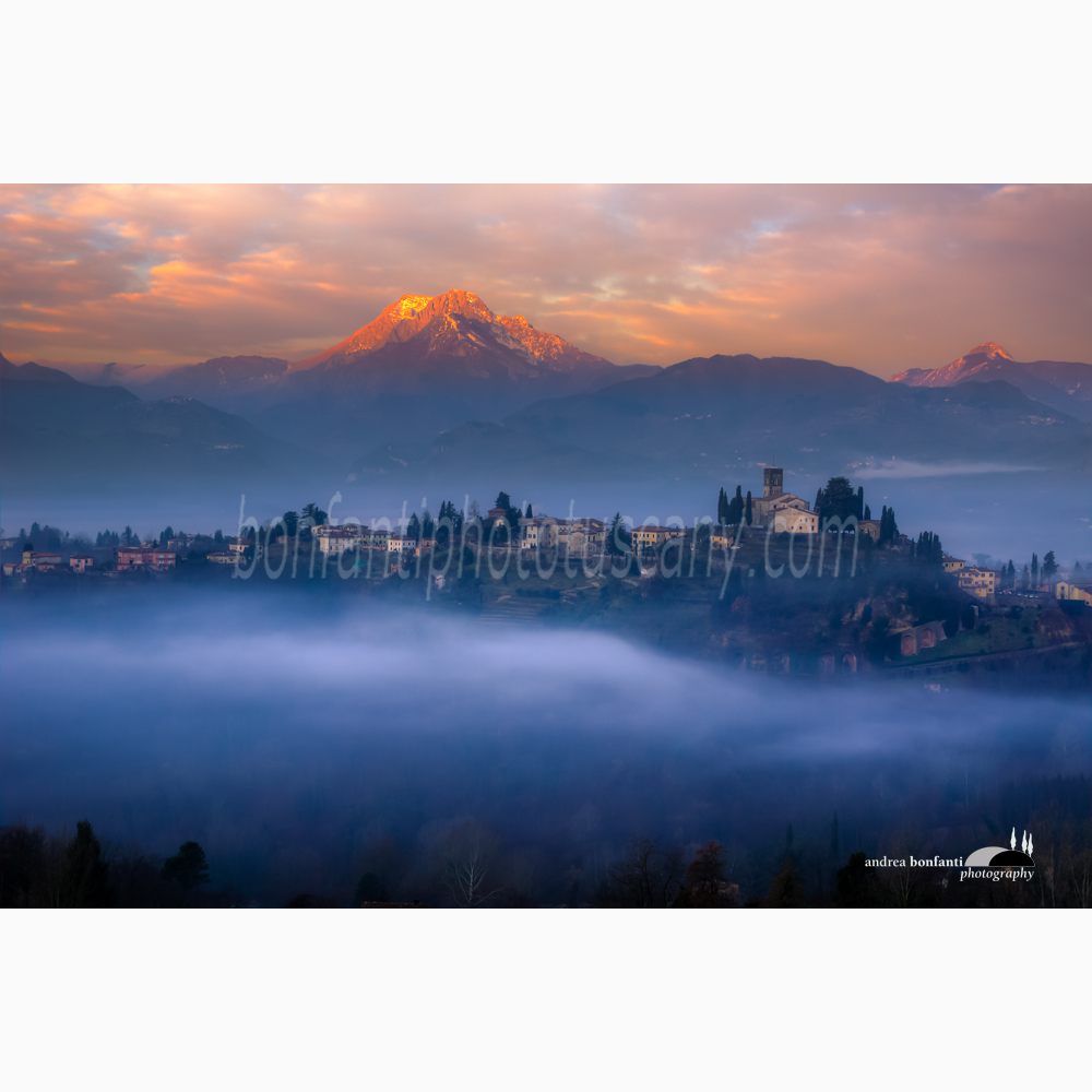 barga con sfondo gruppo delle panie alba autunnale.jpg barga con sfondo gruppo delle panie alba autunnale.jpg