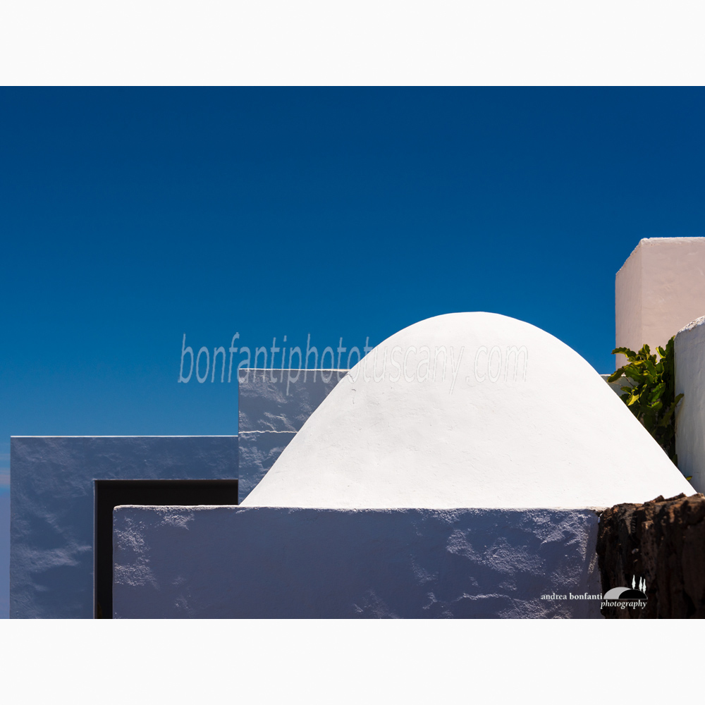 traditional architecture with a white dome in El Mojon.jpg
