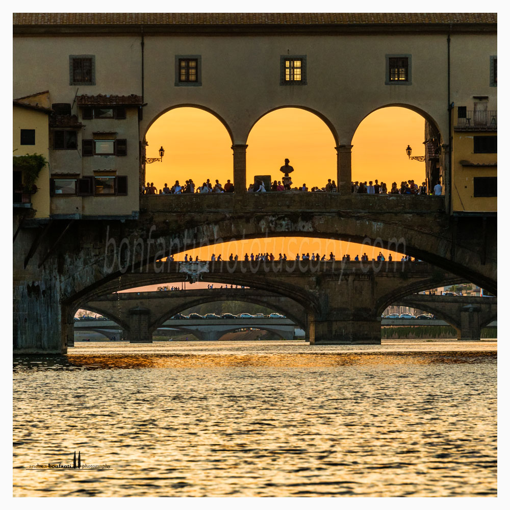 ponti sull'Arno dalla barchetta di un renaiolo - Firenze