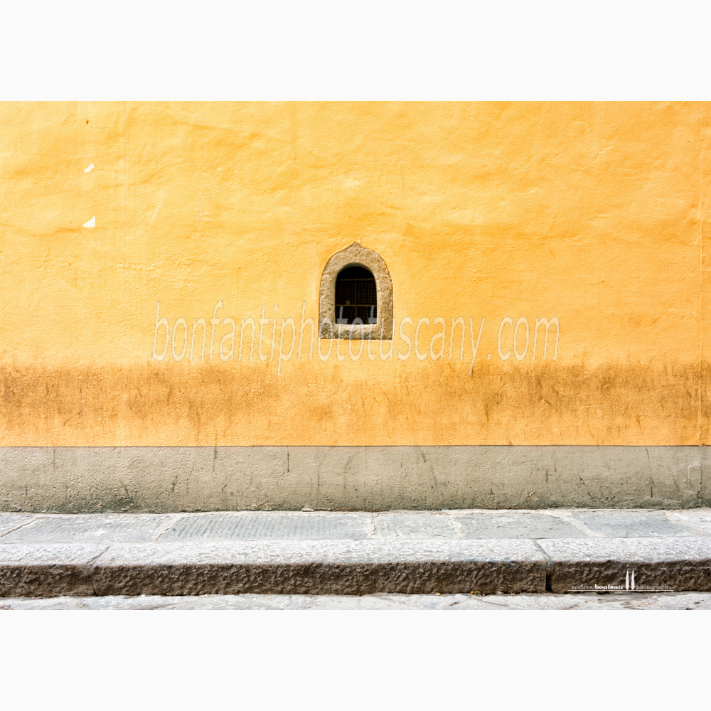 a wine window in via dei Pepi, Florence.jpg