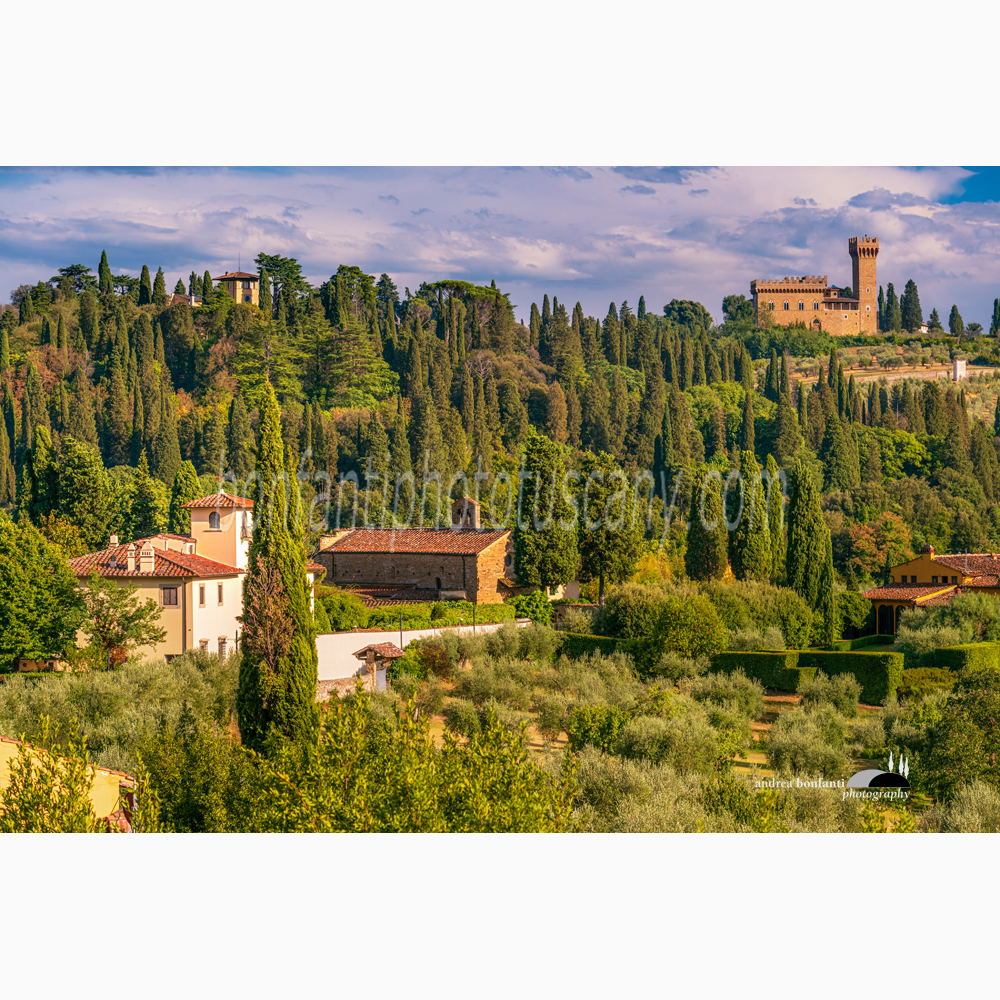 via san leonardo dal forte di belvedere con la villa razzolini spelman, la chiesa di san leonardo e la torre del gallo in alto.jpg via san leonardo dal forte di belvedere con la villa razzolini spelman, la chiesa di san leonardo e la torre del gallo in alto.jpg