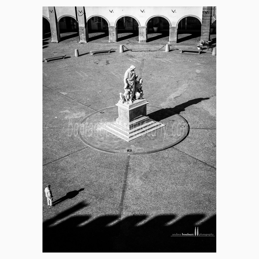 piazza dante b&w - grosseto