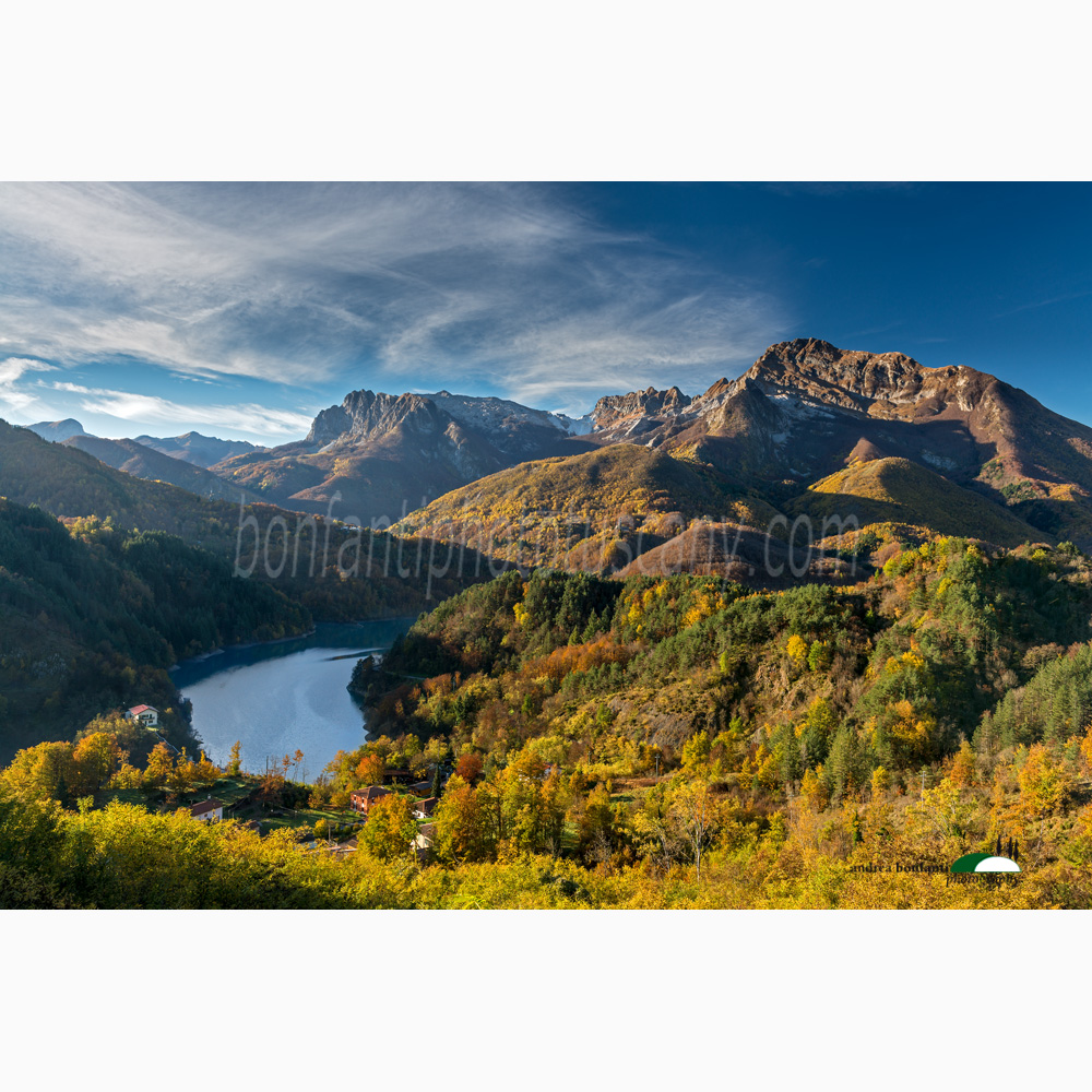 il lago di gramolazzo e le apuane settentrionali da castagnola.jpg il lago di gramolazzo e le apuane settentrionali da castagnola.jpg