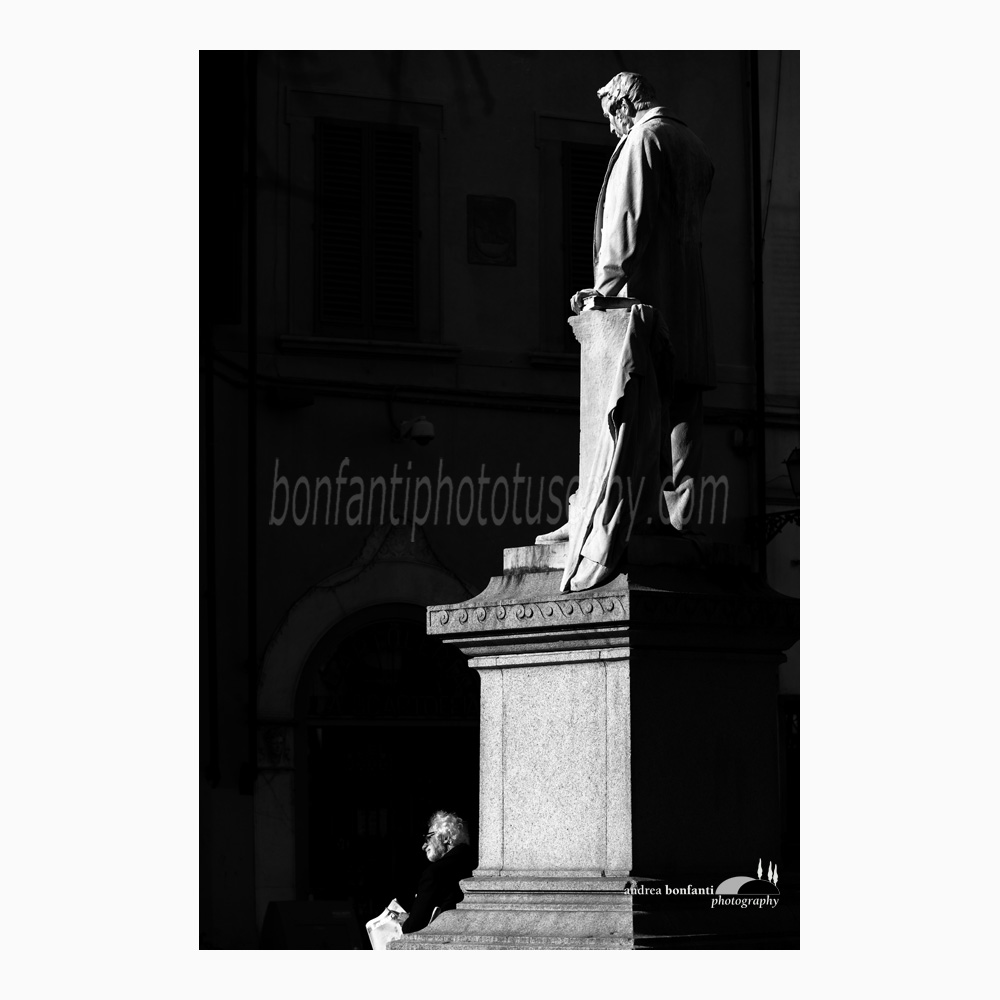 sunday morning in piazza Santo Spirito of Florence.jpg sunday morning in piazza Santo Spirito of Florence.jpg