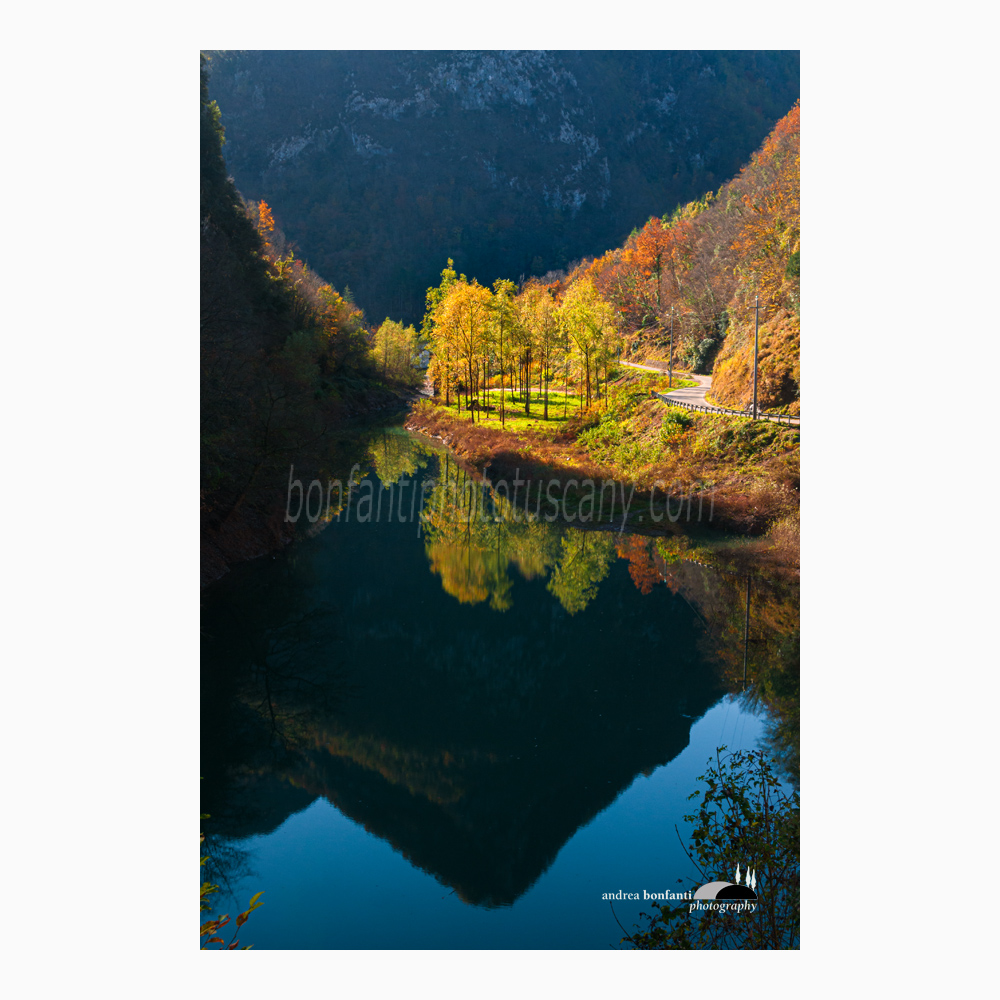 idillio autunnale al lago di trombacco.jpg idillio autunnale al lago di trombacco.jpg