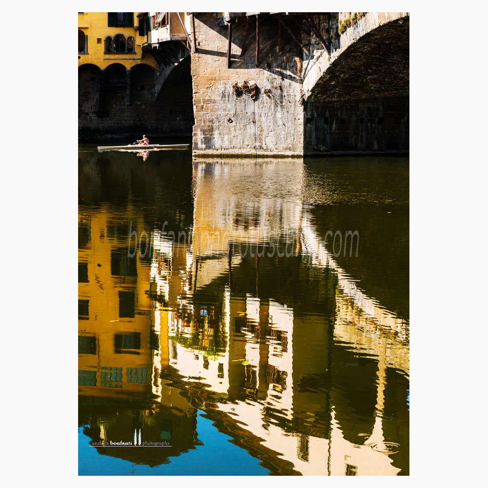 riflessi del Ponte Vecchio nell'Arno - Firenze