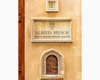 a wine window in via dei Geppi, Florence.jpg